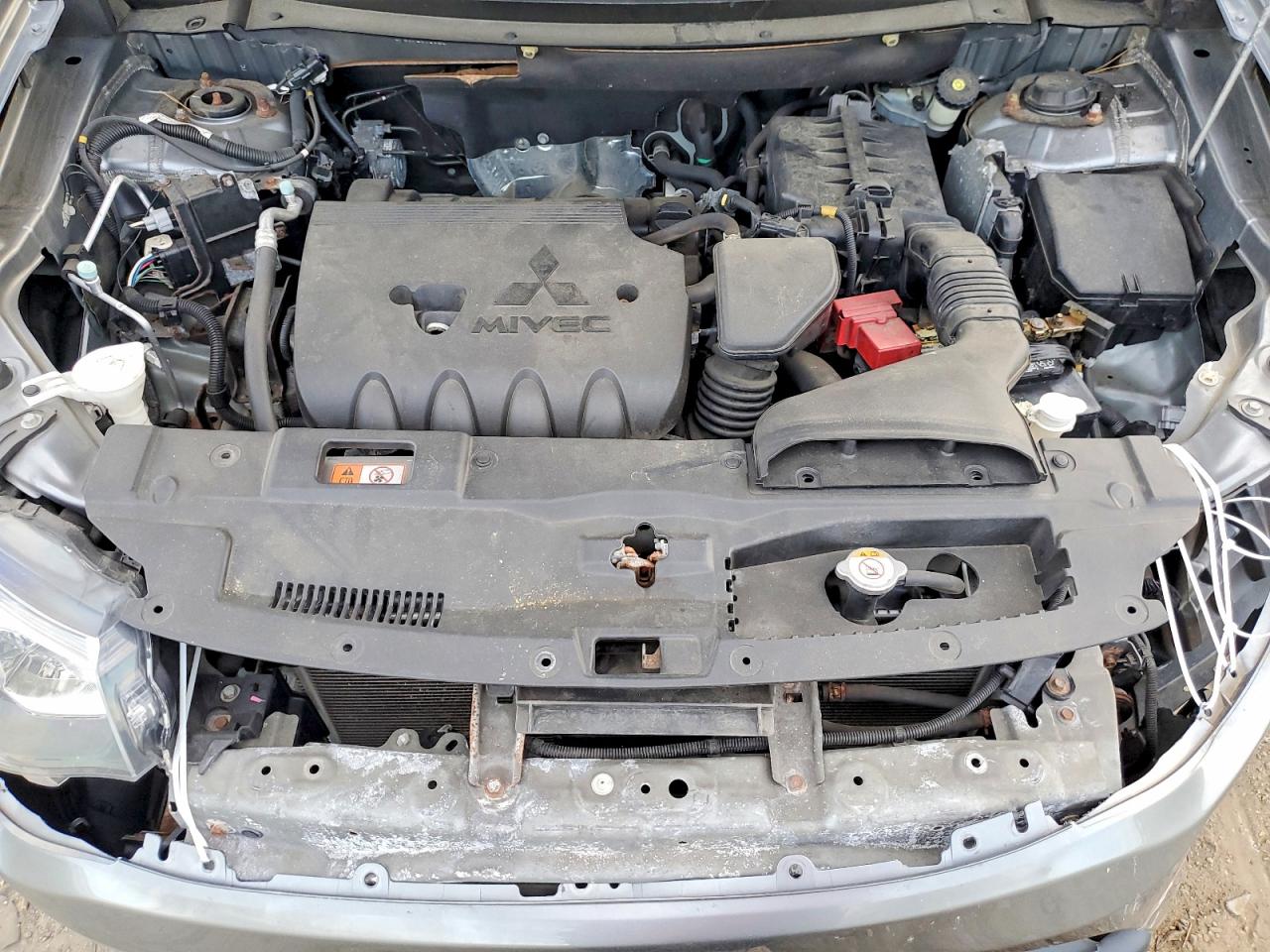 2015 MITSUBISHI OUTLANDER SE photo 12