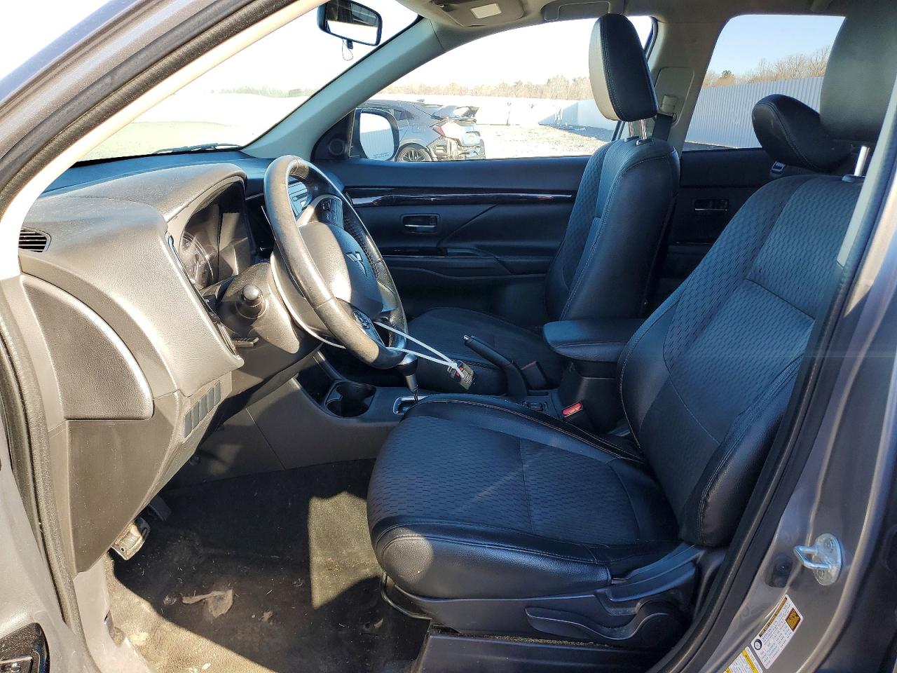 2015 MITSUBISHI OUTLANDER SE photo 7