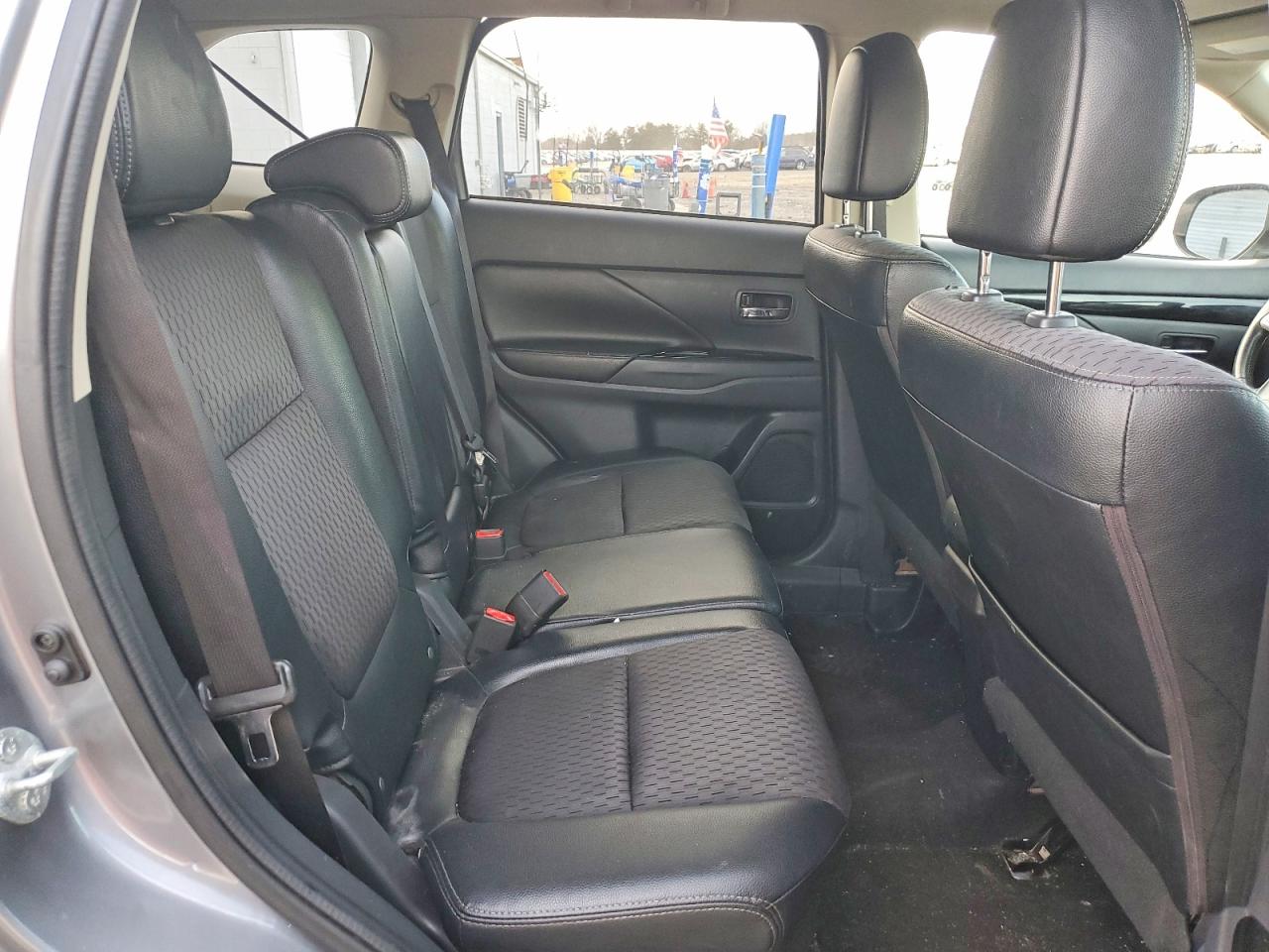 2015 MITSUBISHI OUTLANDER SE photo 11