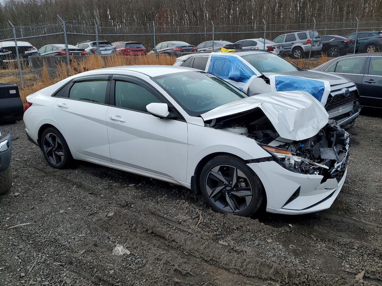 2023 HYUNDAI ELANTRA SEL photo 4