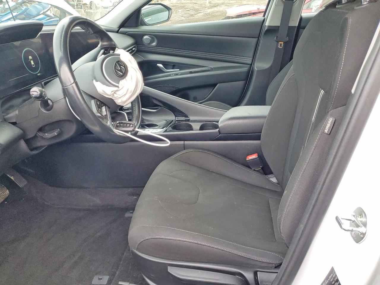 2023 HYUNDAI ELANTRA SEL photo 7