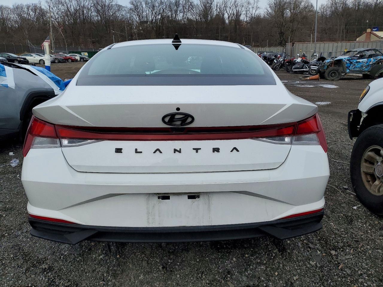 2023 HYUNDAI ELANTRA SEL photo 6