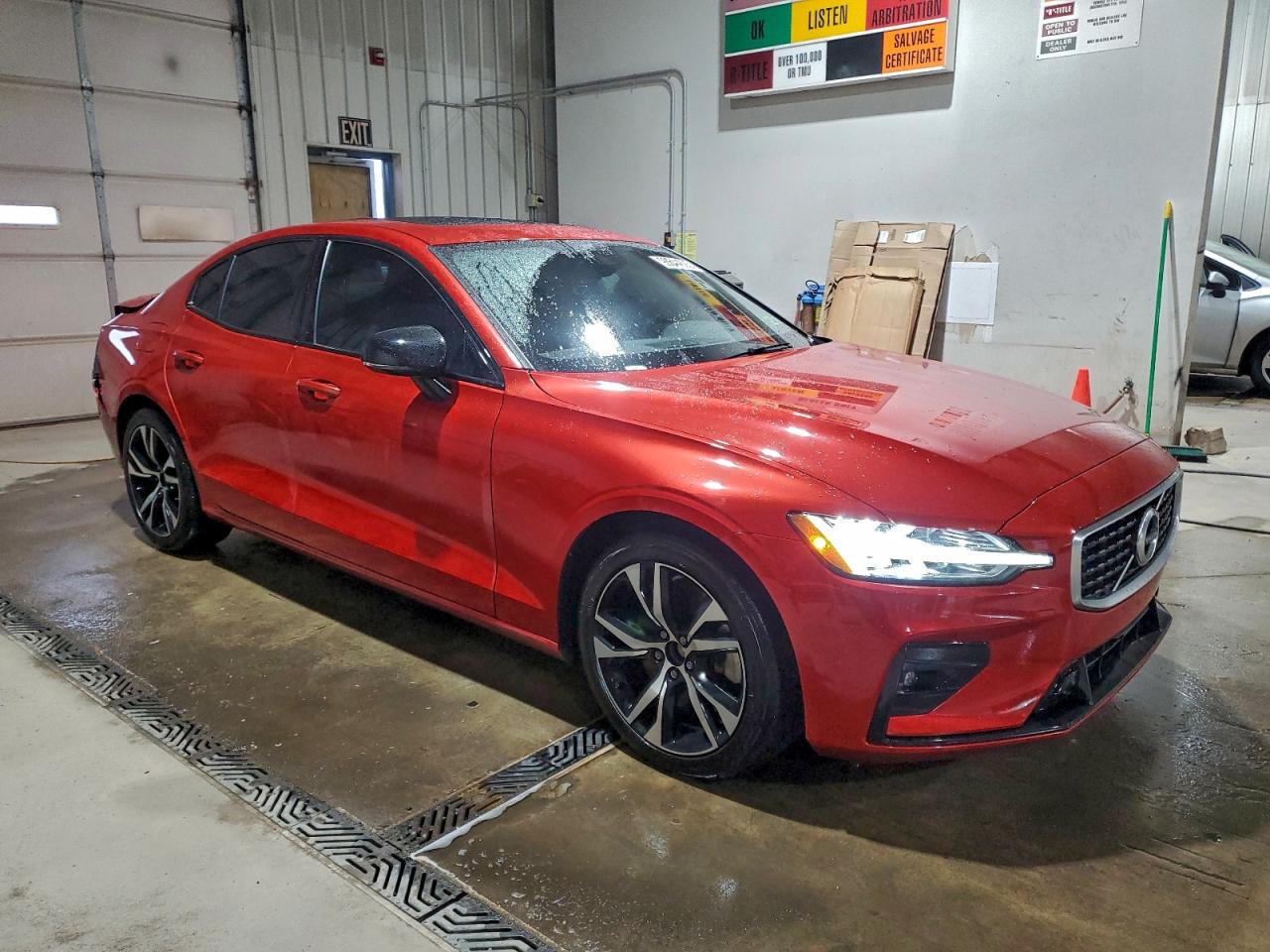 2019 VOLVO S60 T6 R-DESIGN photo 4