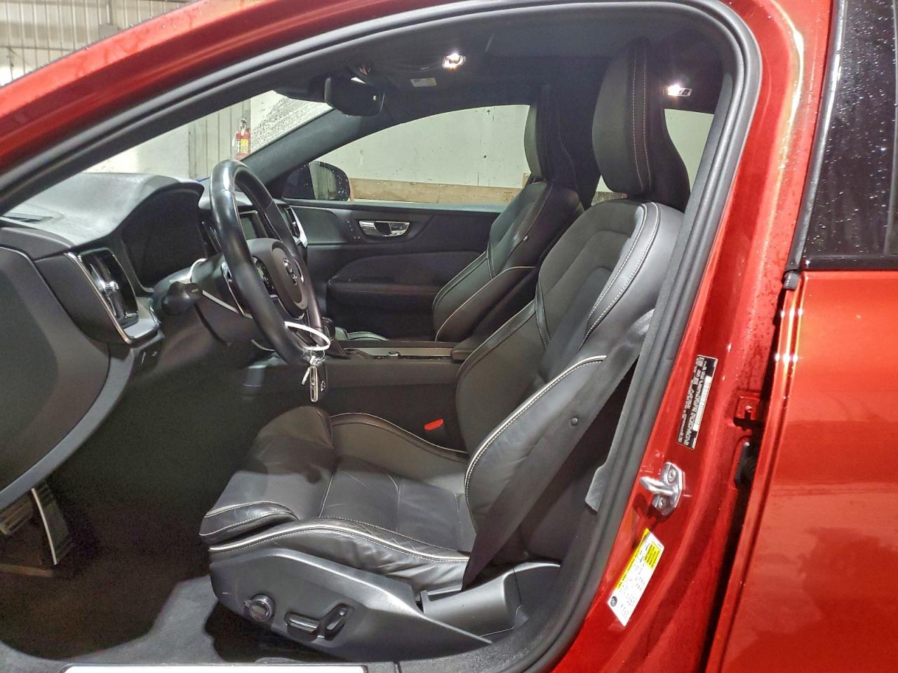 2019 VOLVO S60 T6 R-DESIGN photo 7