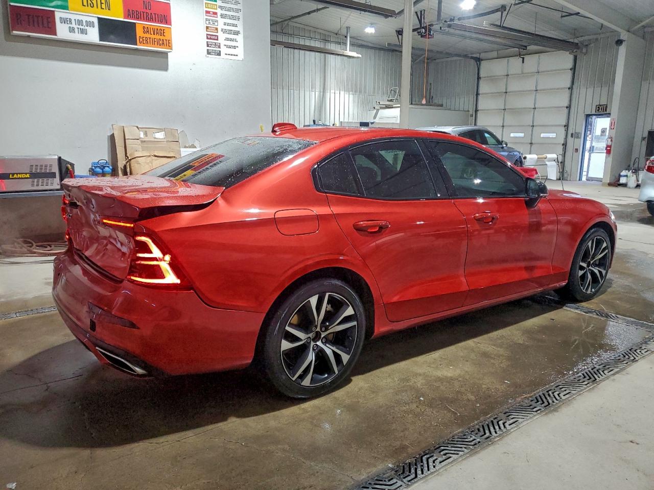 2019 VOLVO S60 T6 R-DESIGN photo 3
