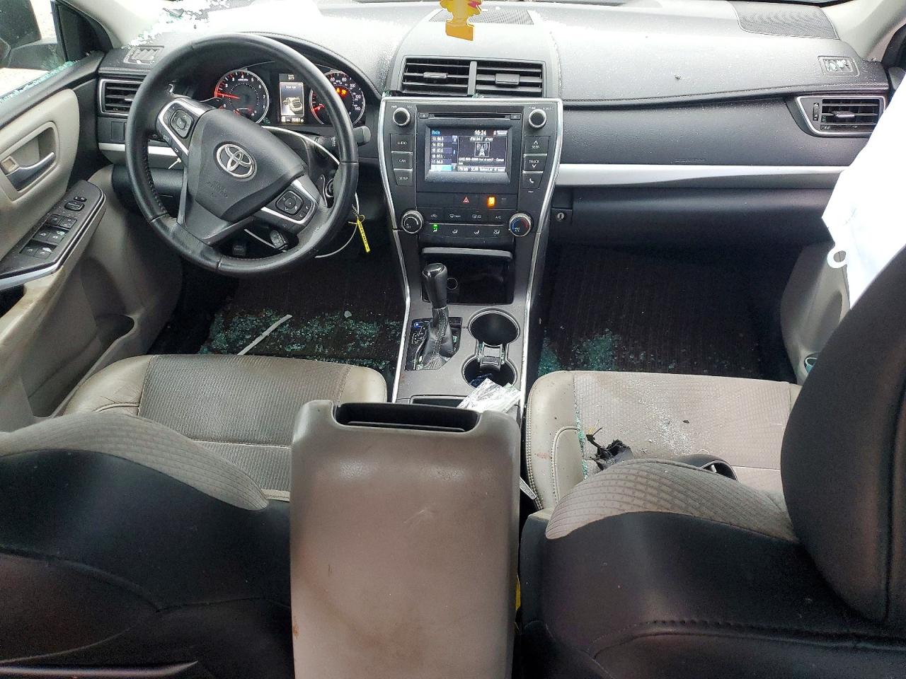 2016 TOYOTA CAMRY SE photo 8
