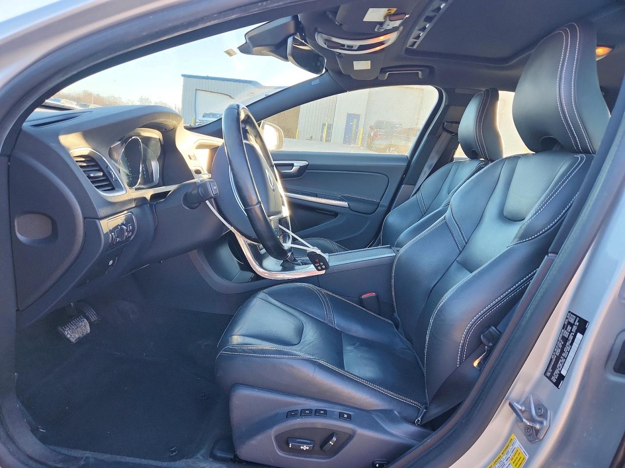 2016 VOLVO S60 PREMIER photo 7