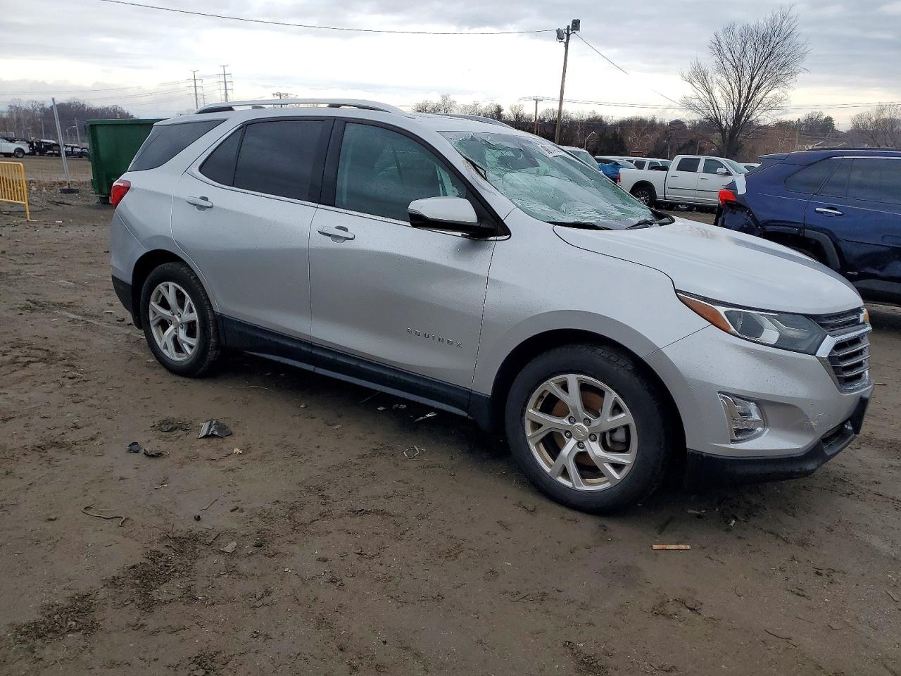 2019 CHEVROLET EQUINOX LT photo 4