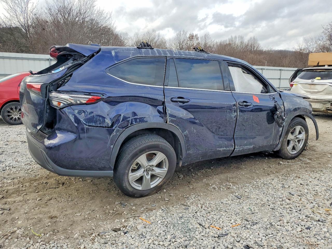 2021 TOYOTA HIGHLANDER L photo 3