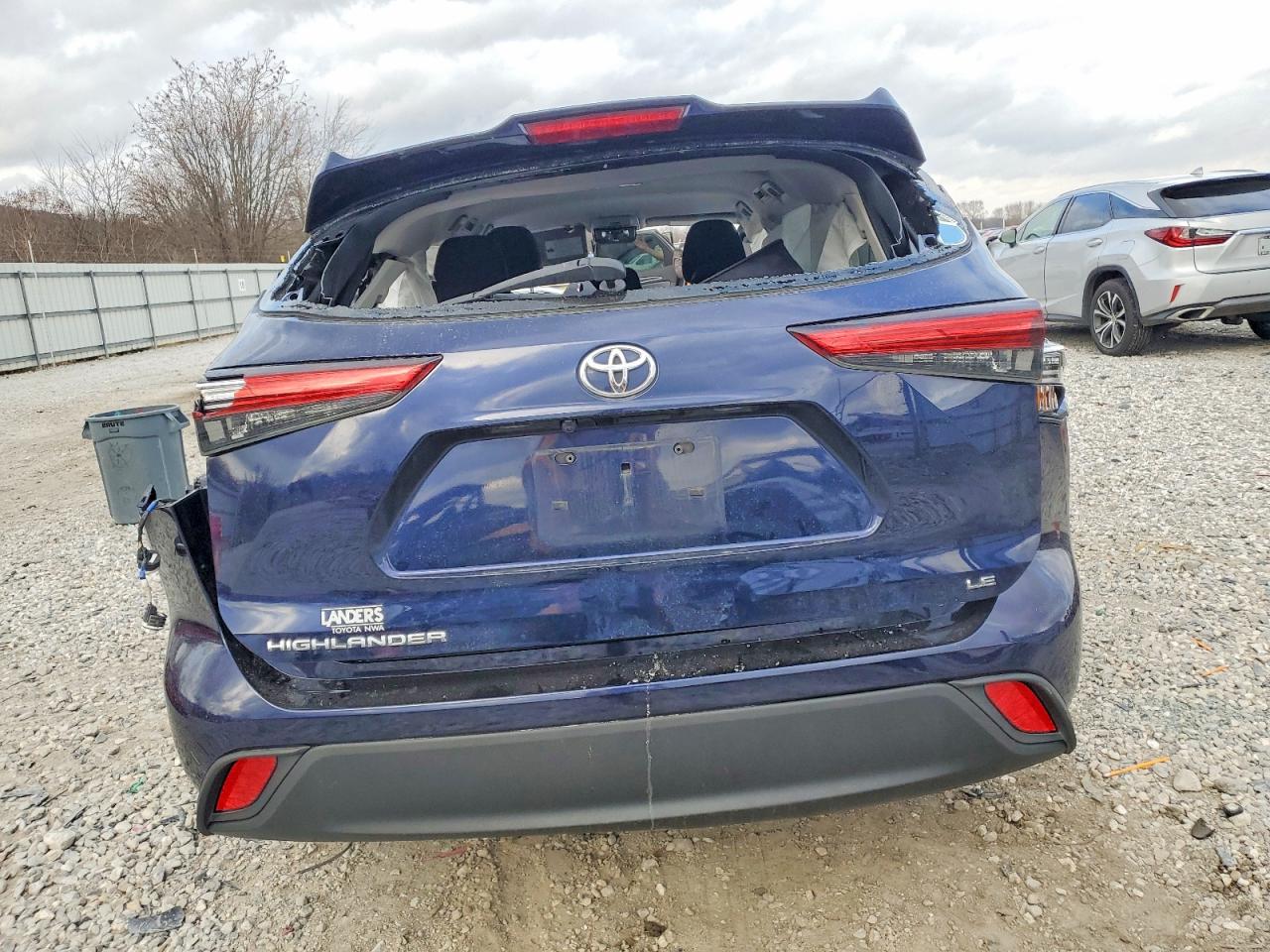 2021 TOYOTA HIGHLANDER L photo 6