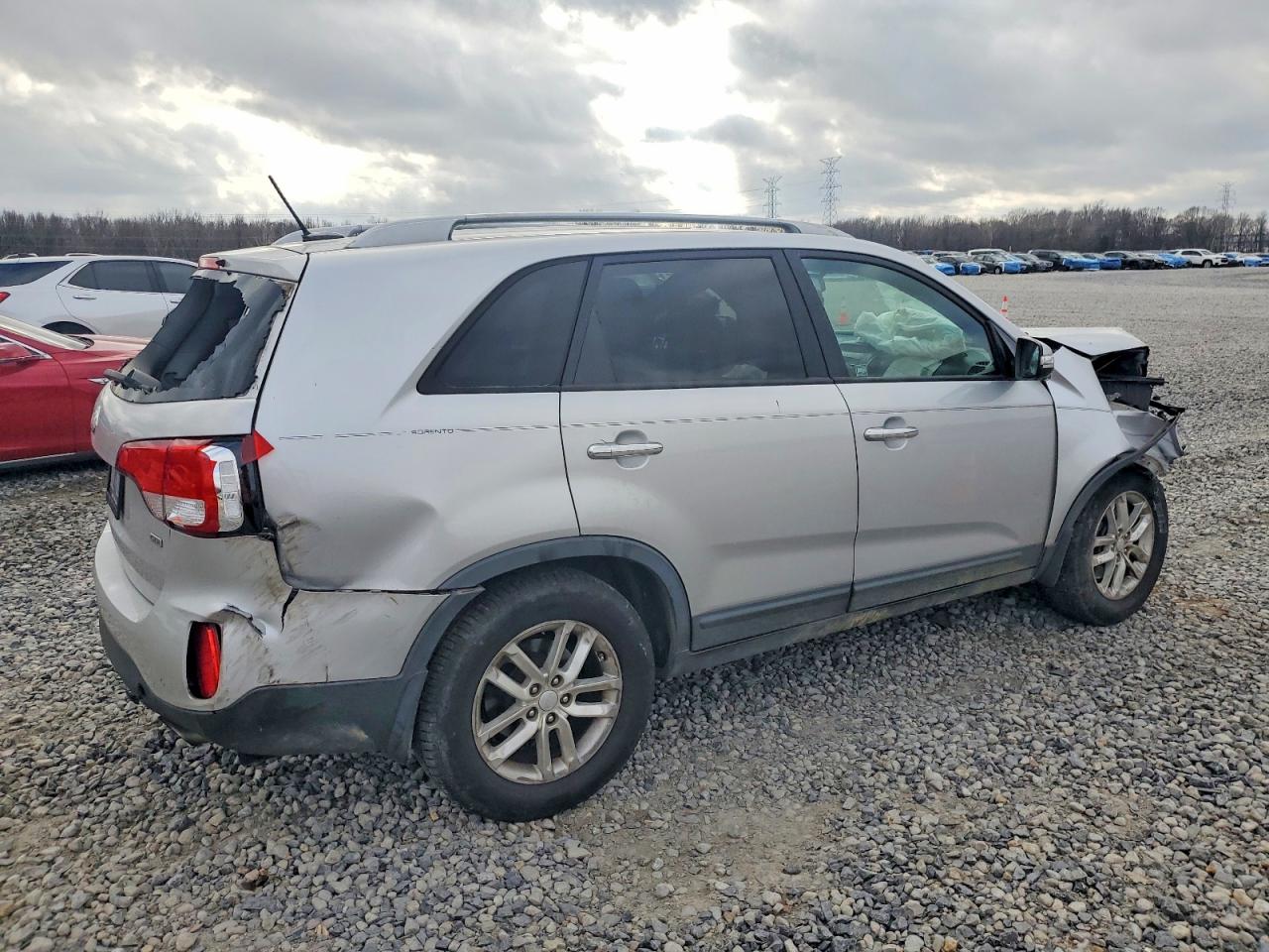 2015 KIA SORENTO photo 3