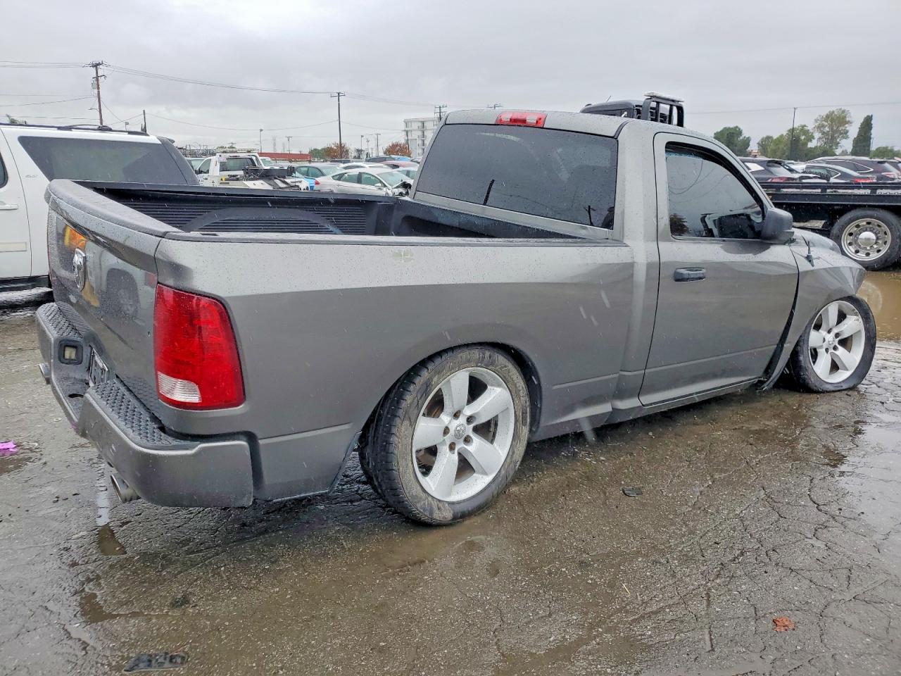 2013 RAM 1500 ST photo 3