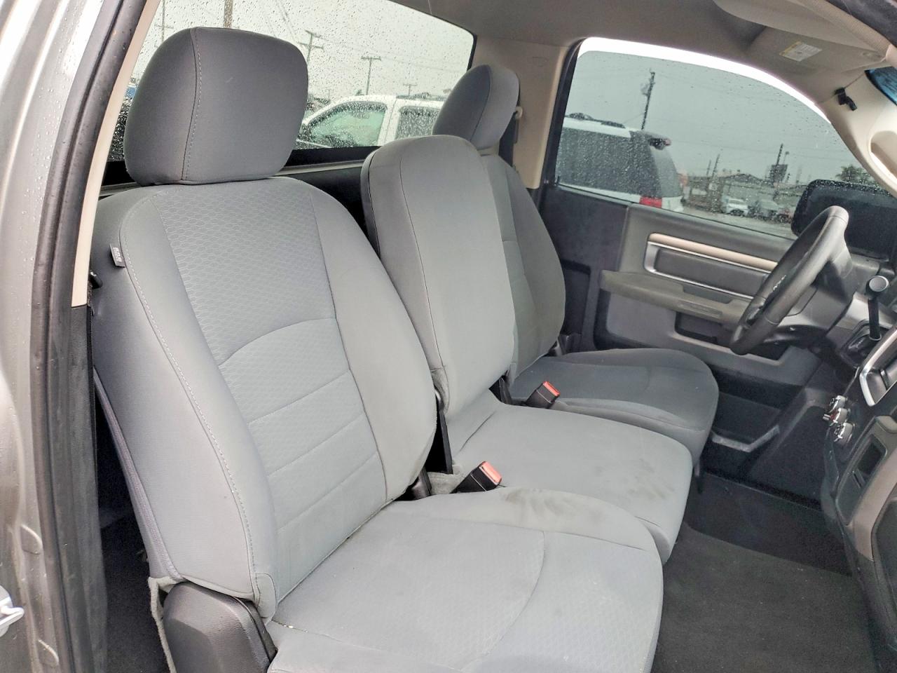2013 RAM 1500 ST photo 10