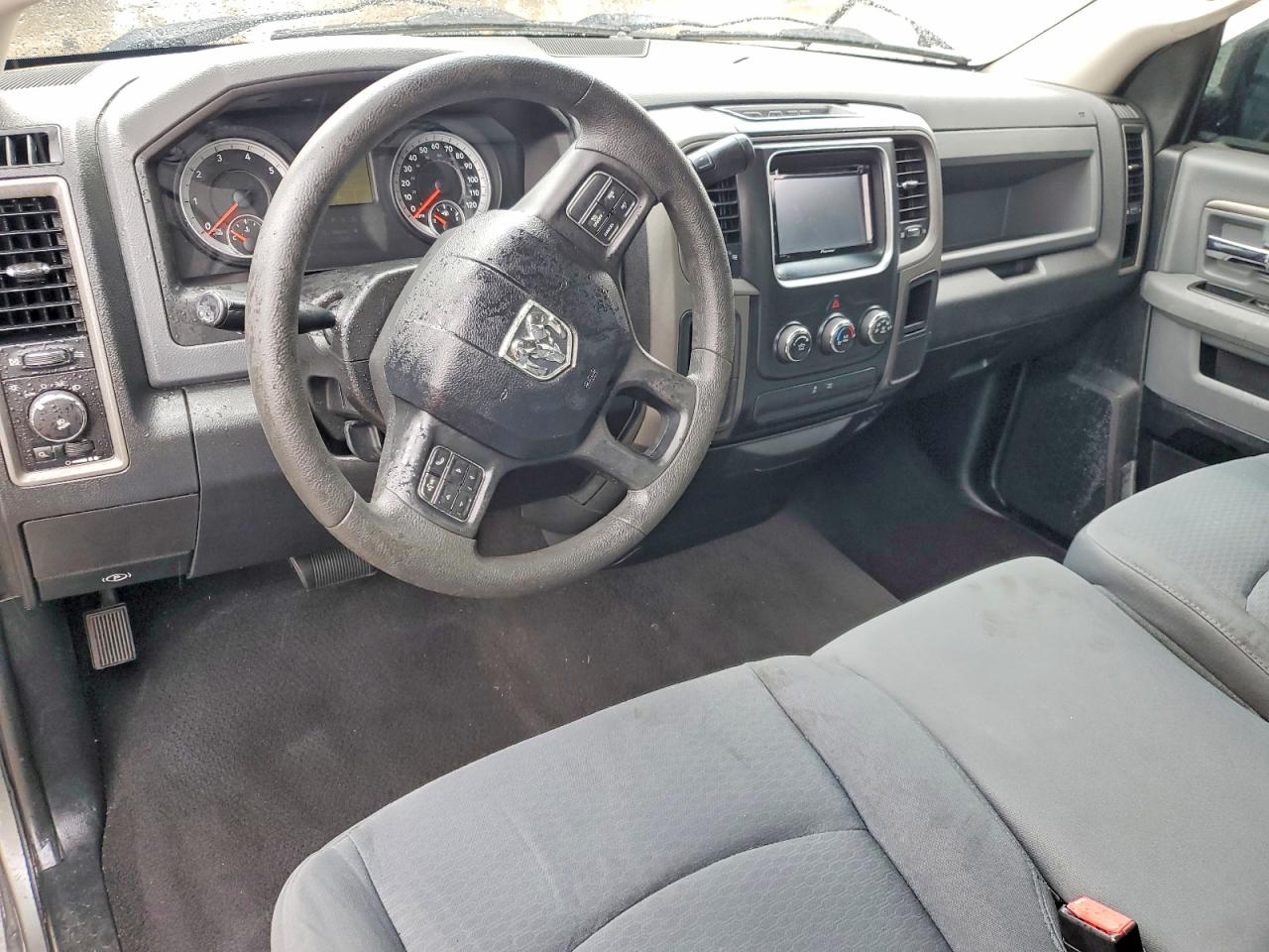2013 RAM 1500 ST photo 8
