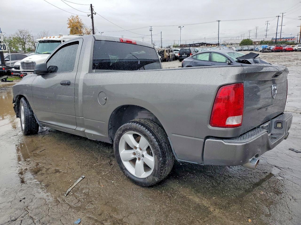 2013 RAM 1500 ST photo 2