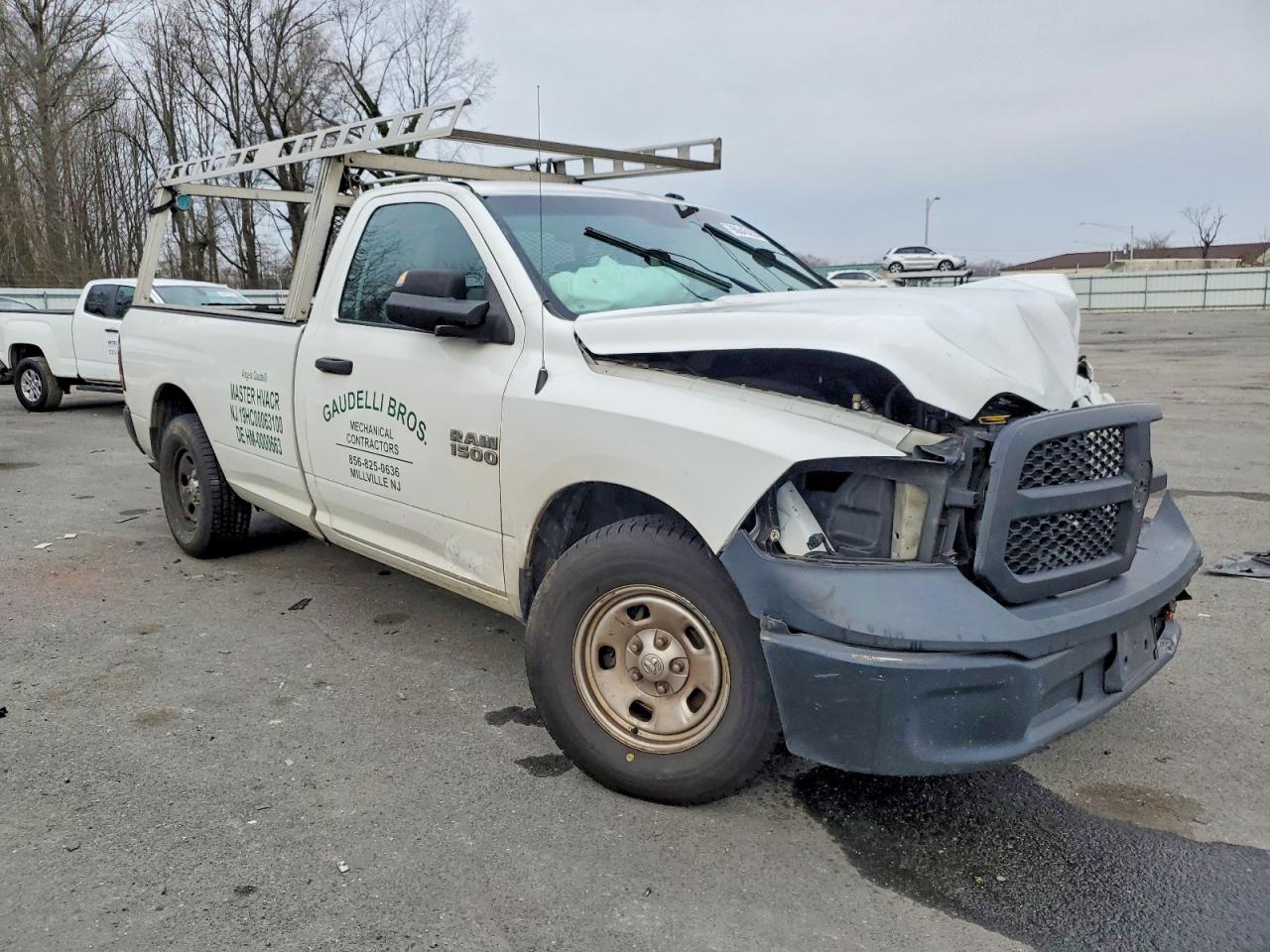 2014 RAM 1500 ST photo 4