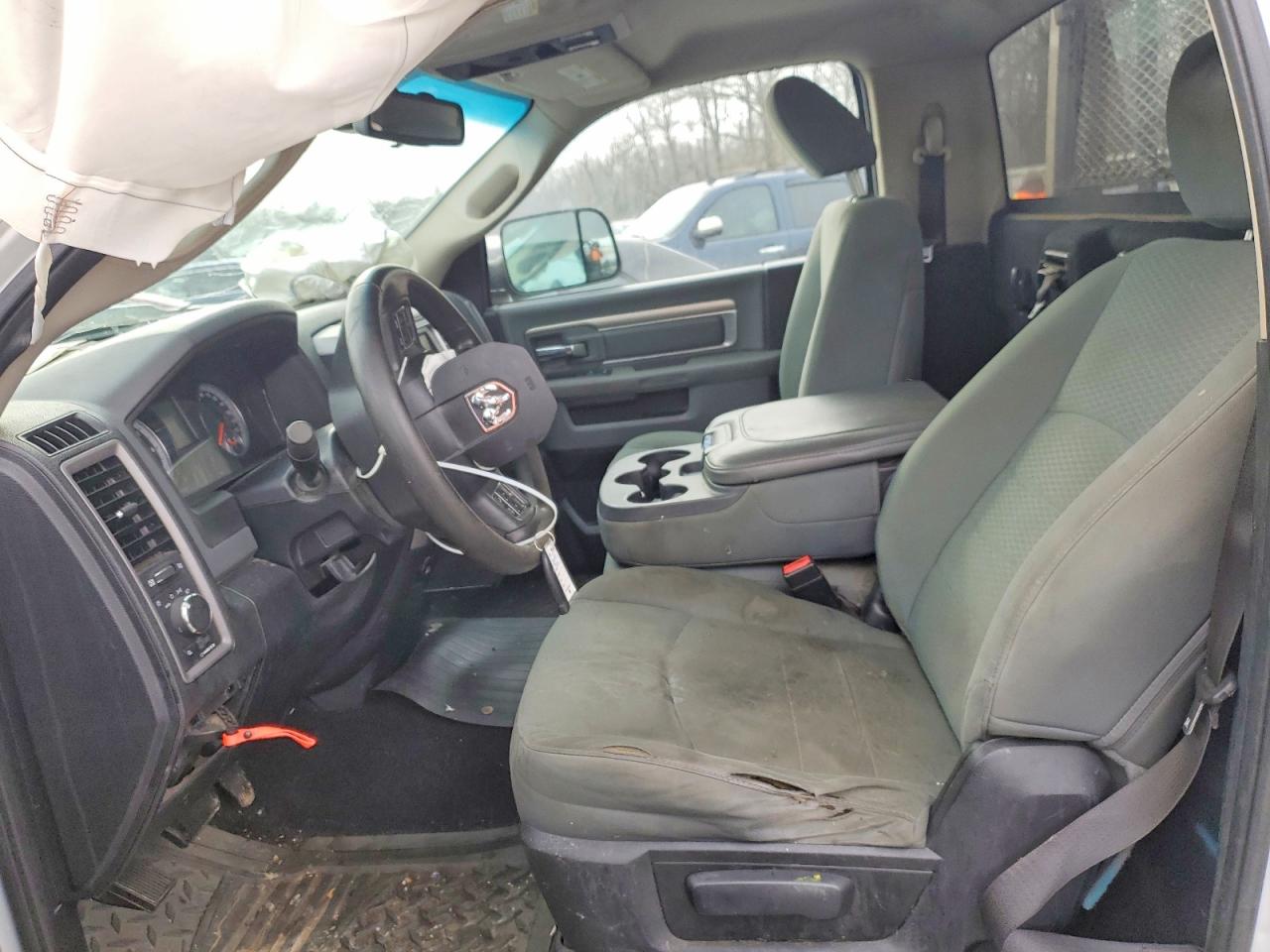 2014 RAM 1500 ST photo 7