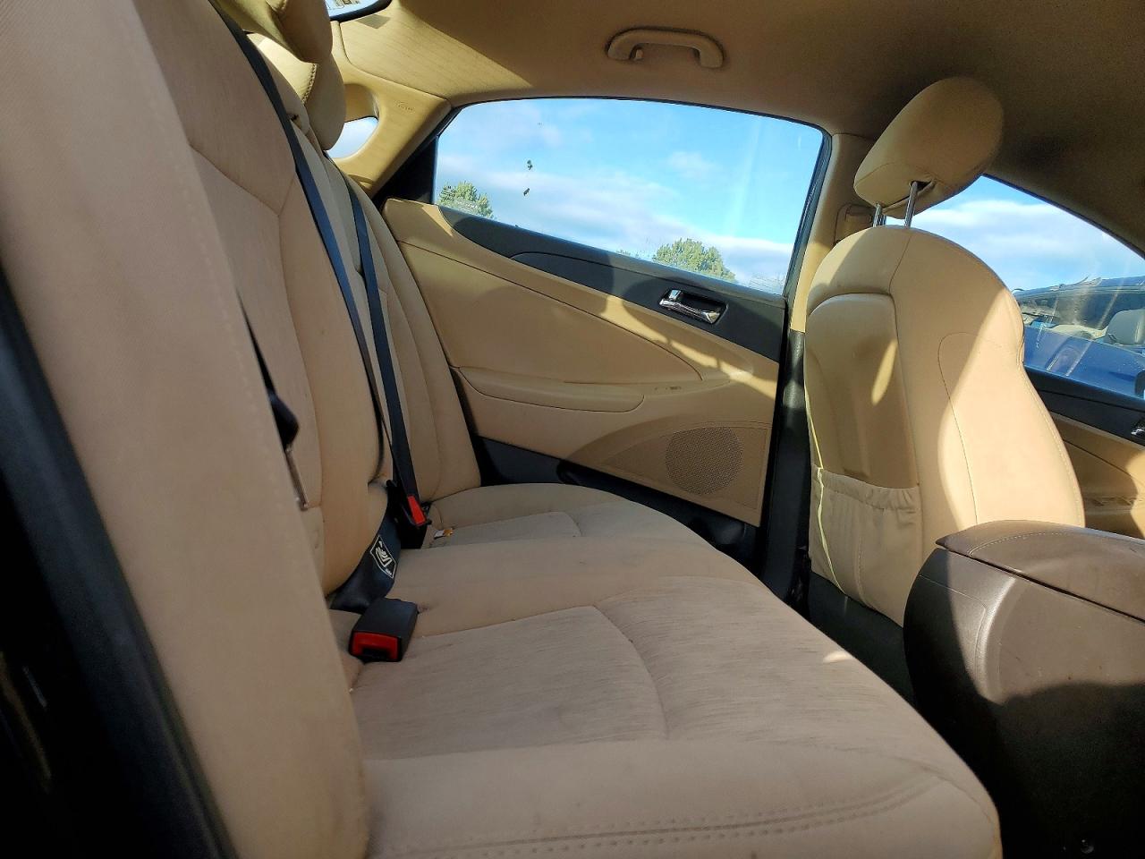 2014 HYUNDAI SONATA GLS photo 19