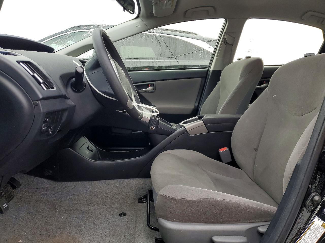 2014 TOYOTA PRIUS photo 13