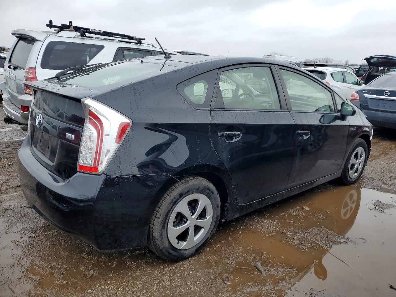 2014 TOYOTA PRIUS photo 5