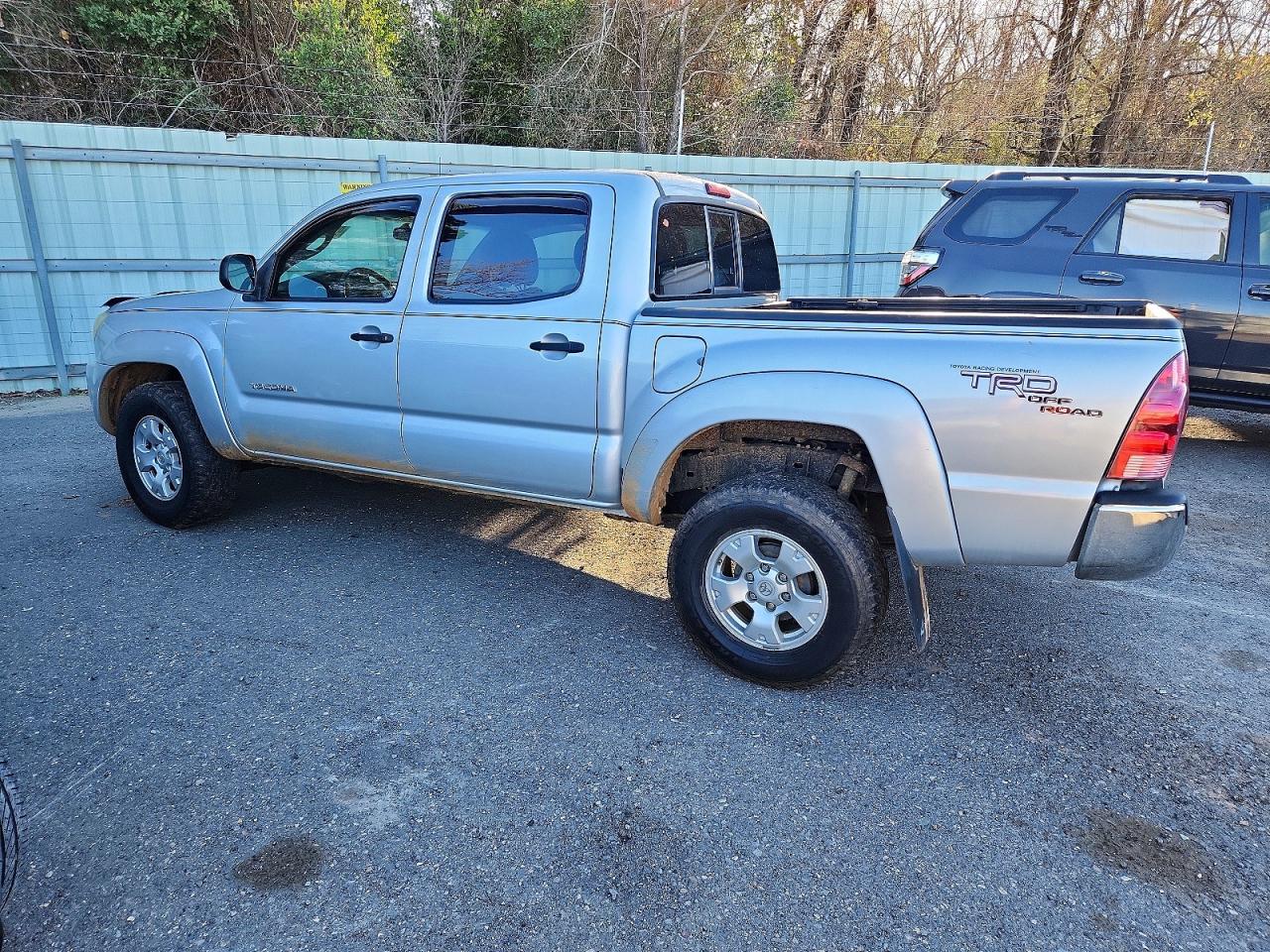 2006 TOYOTA TACOMA DOUBLE CAB photo 2