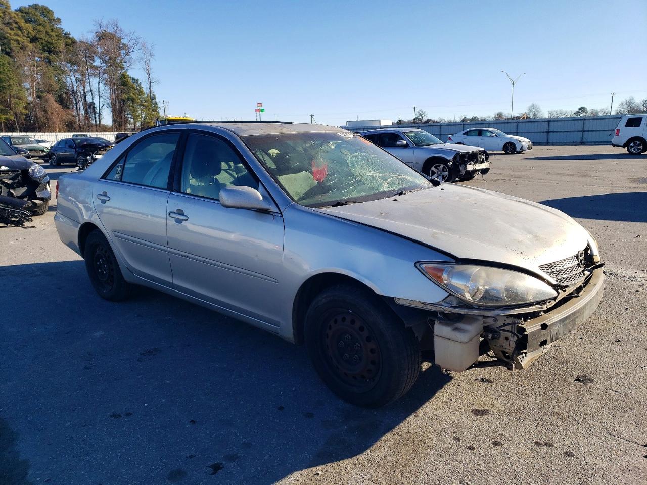 2004 TOYOTA CAMRY LE photo 10