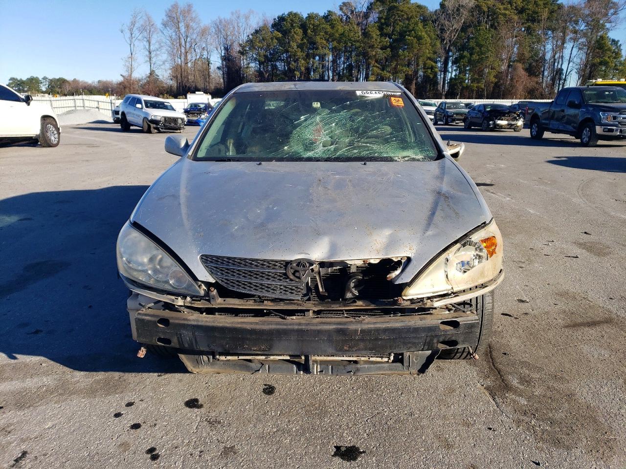2004 TOYOTA CAMRY LE photo 13