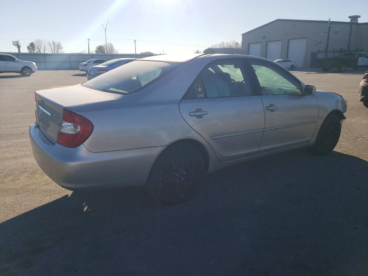 2004 TOYOTA CAMRY LE photo 7