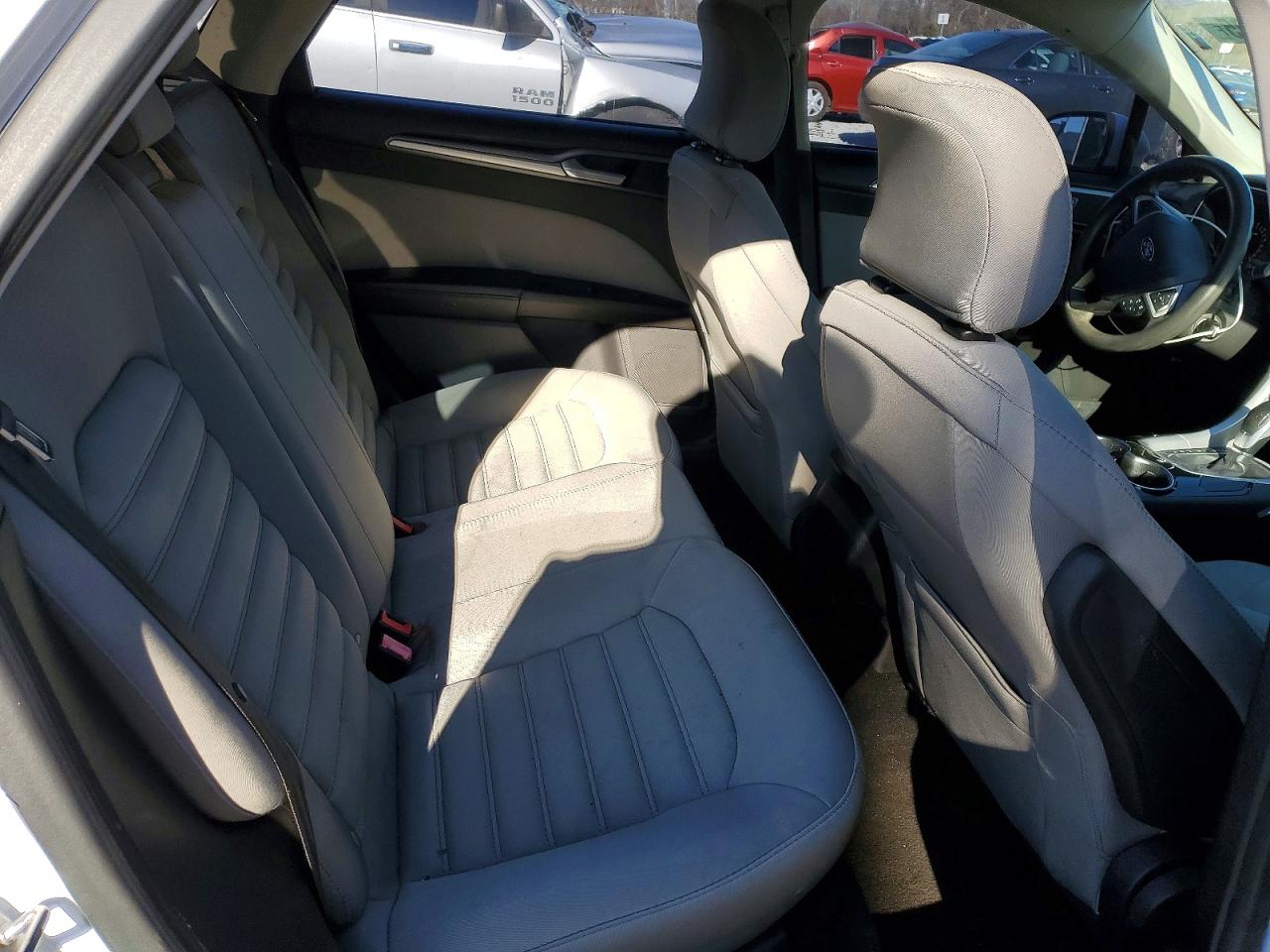 2015 FORD FUSION S photo 10