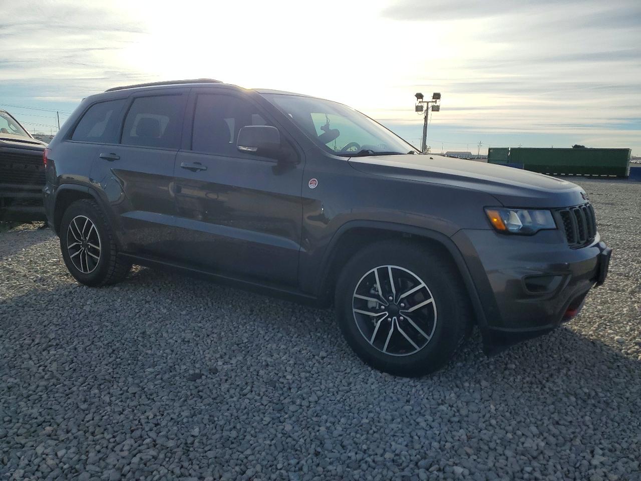 2020 JEEP GRAND CHEROKEE TRAILHAWK photo 4