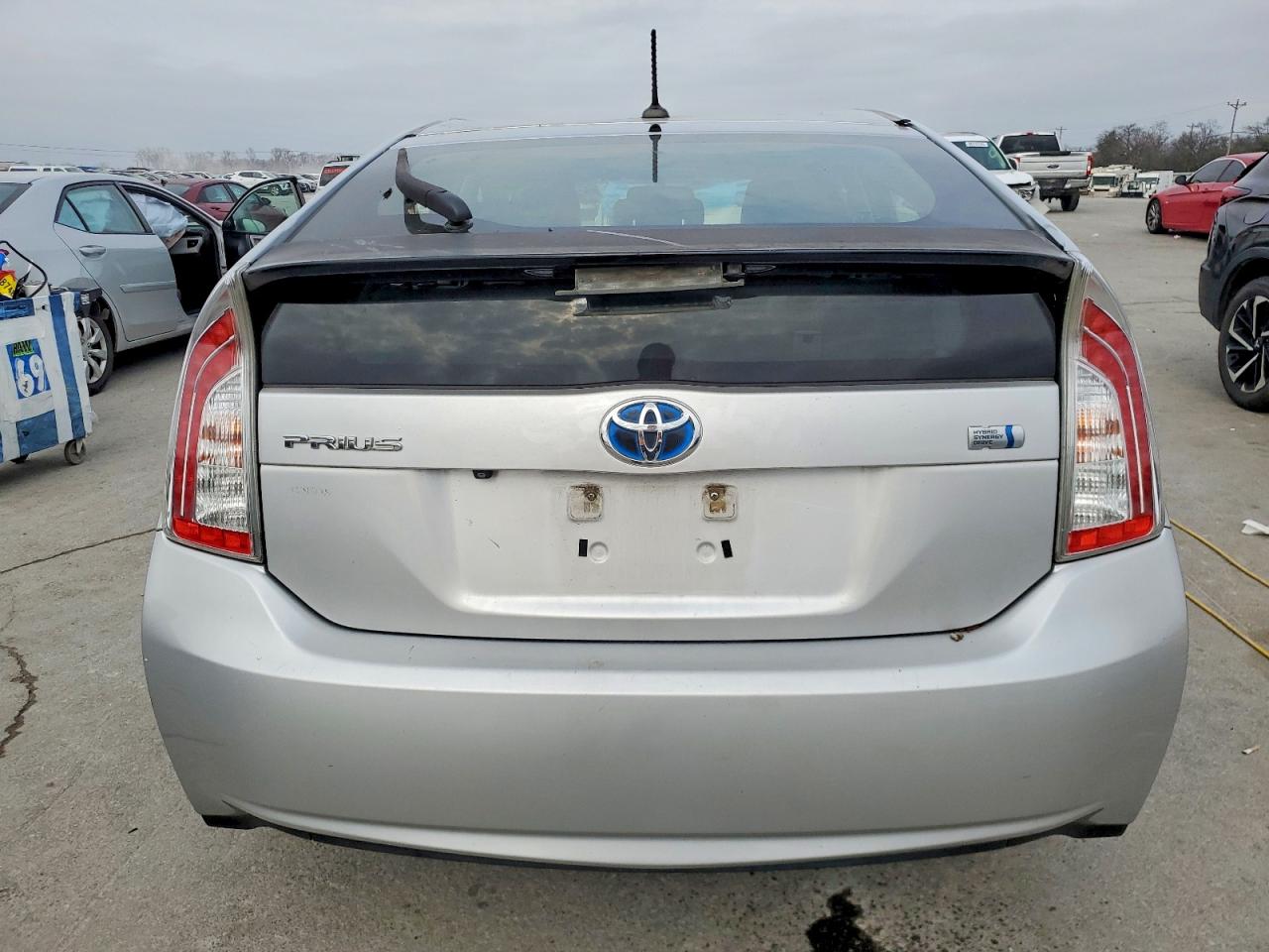 2012 TOYOTA PRIUS photo 6