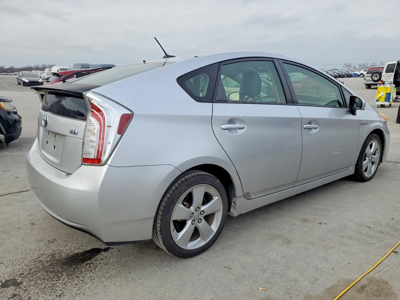 2012 TOYOTA PRIUS photo 3