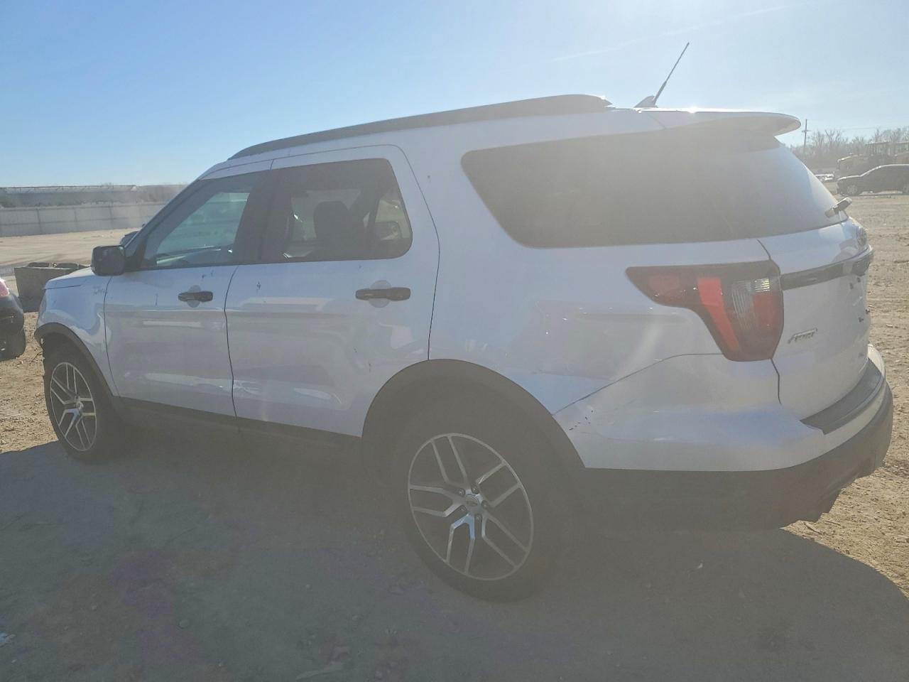 2018 FORD EXPLORER SPORT photo 2