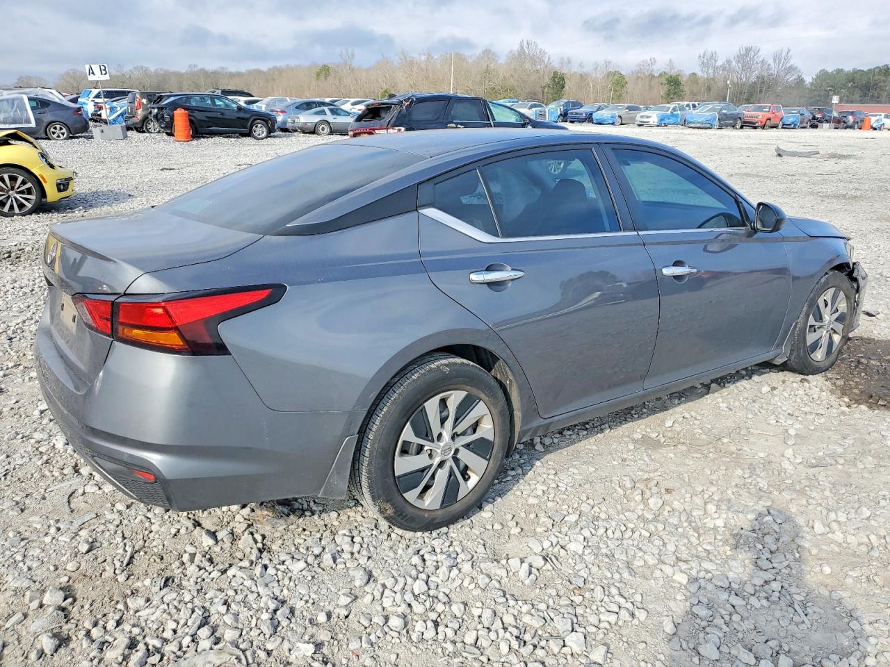 2024 NISSAN ALTIMA S photo 3
