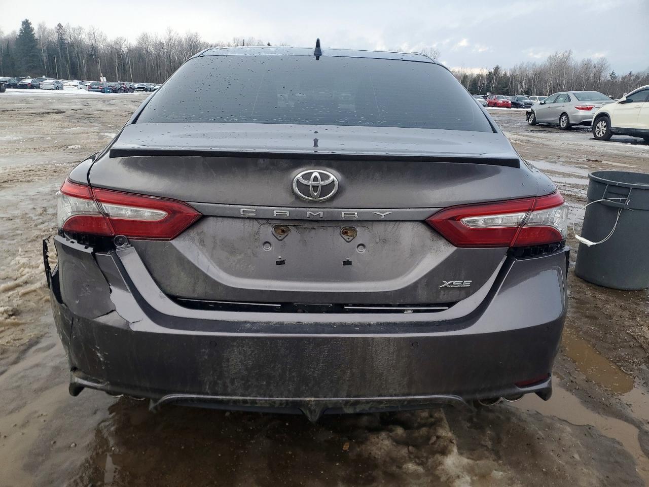 2018 TOYOTA CAMRY XSE photo 6