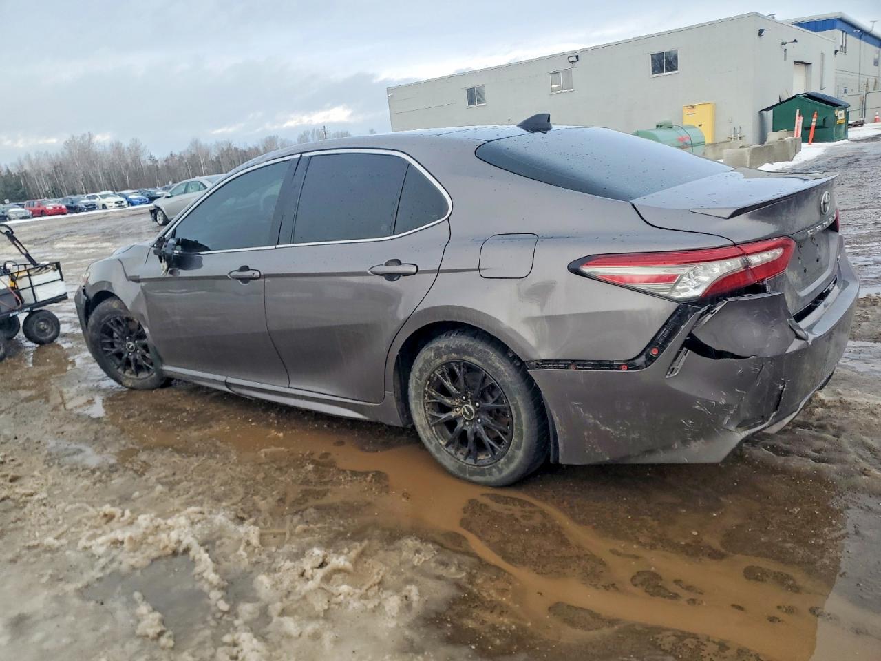 2018 TOYOTA CAMRY XSE photo 2