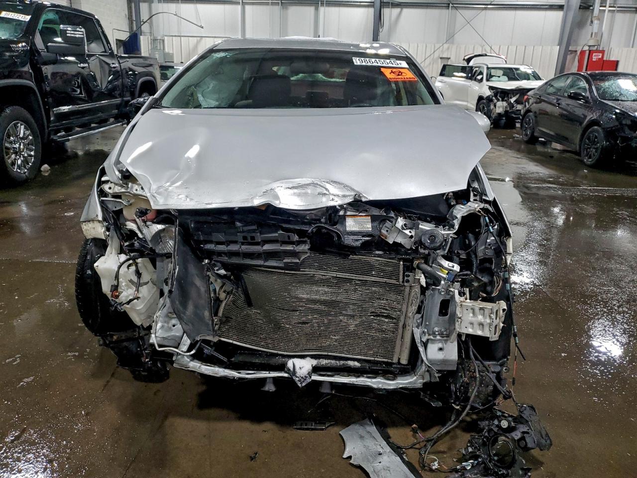 2015 TOYOTA PRIUS photo 5