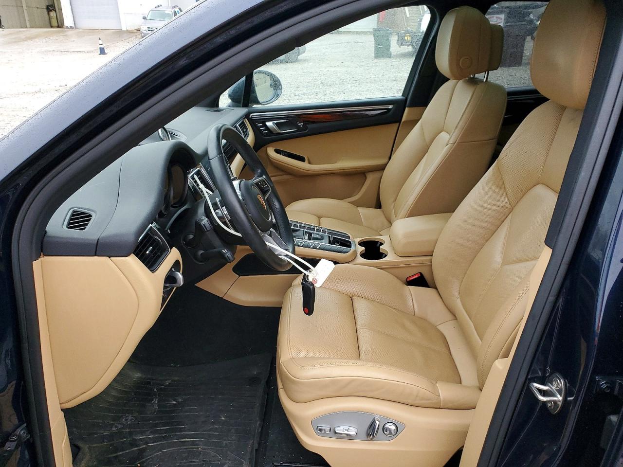 2018 PORSCHE MACAN photo 7