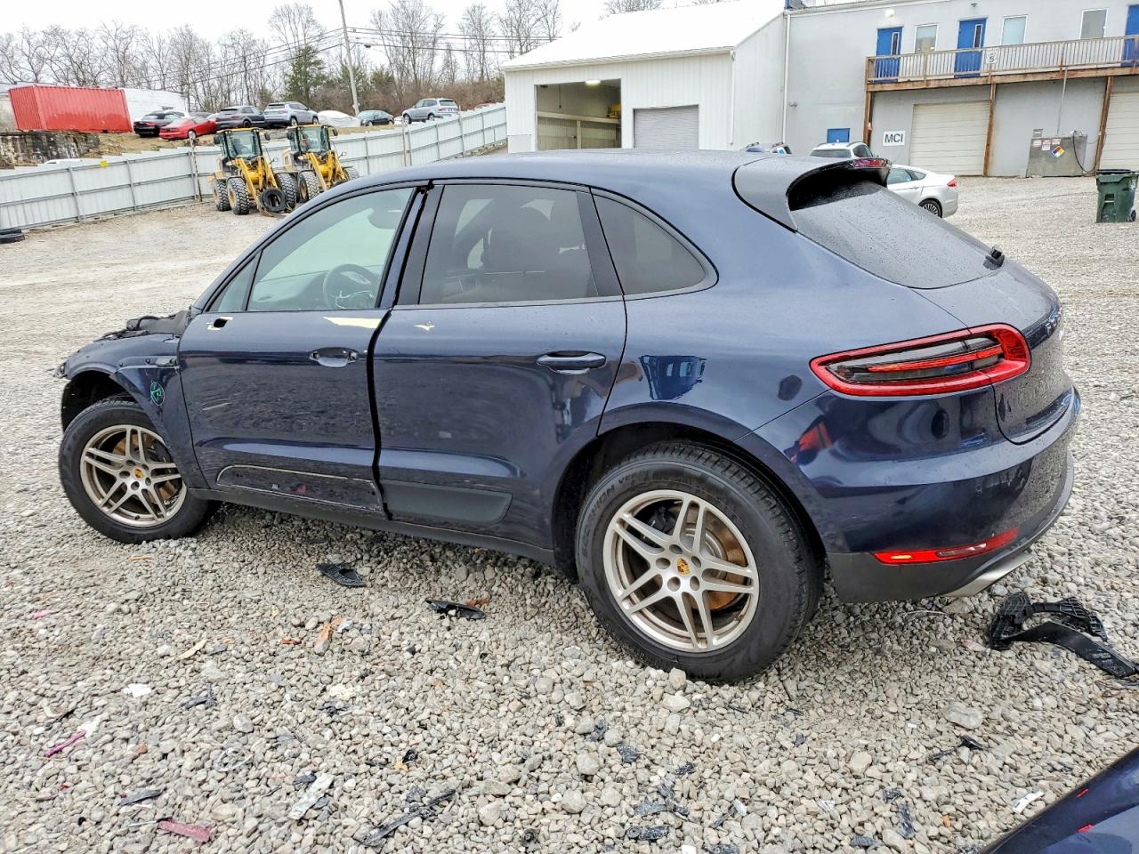 2018 PORSCHE MACAN photo 2