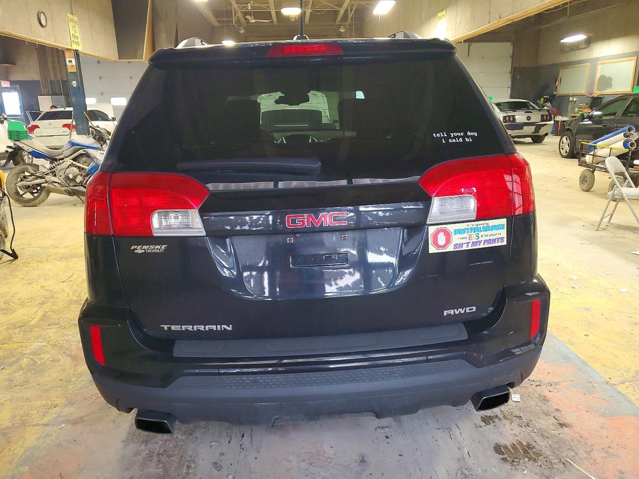 2017 GMC TERRAIN SLT photo 6