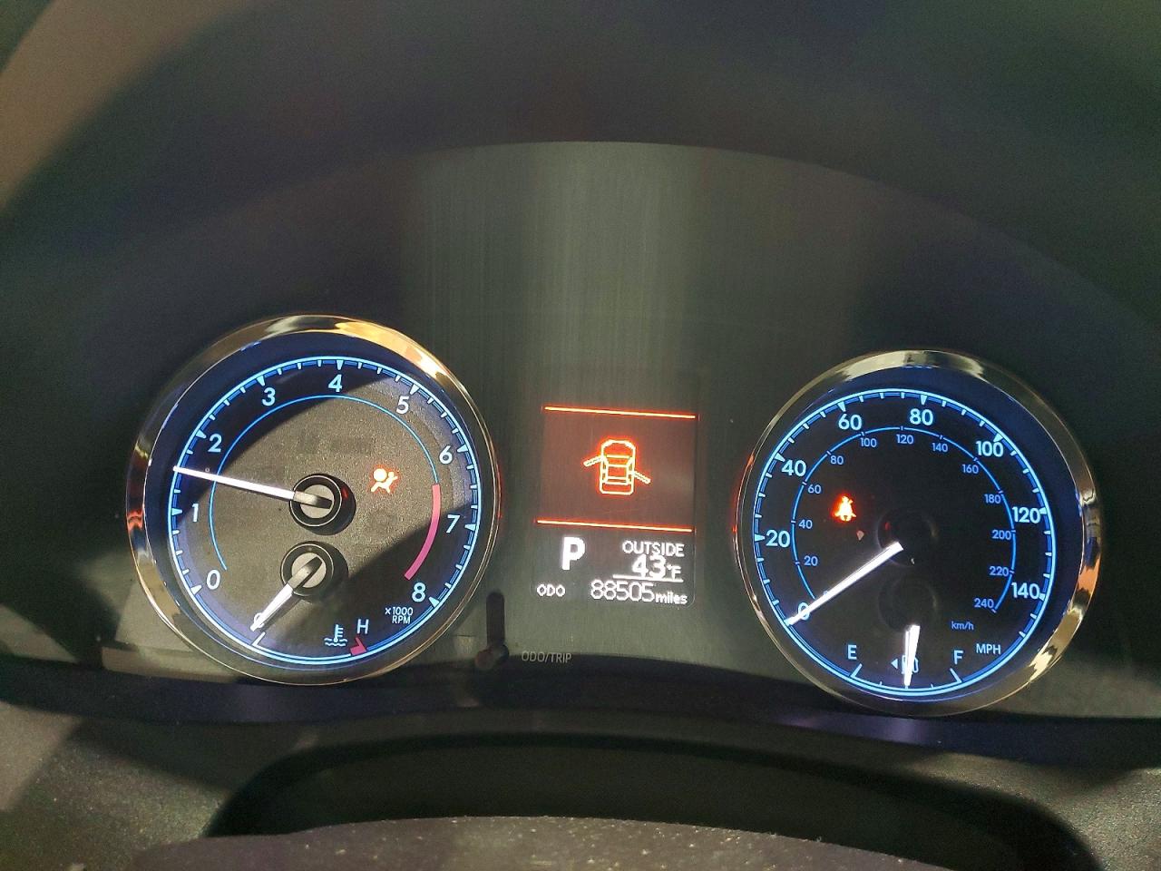 2018 TOYOTA COROLLA L photo 17