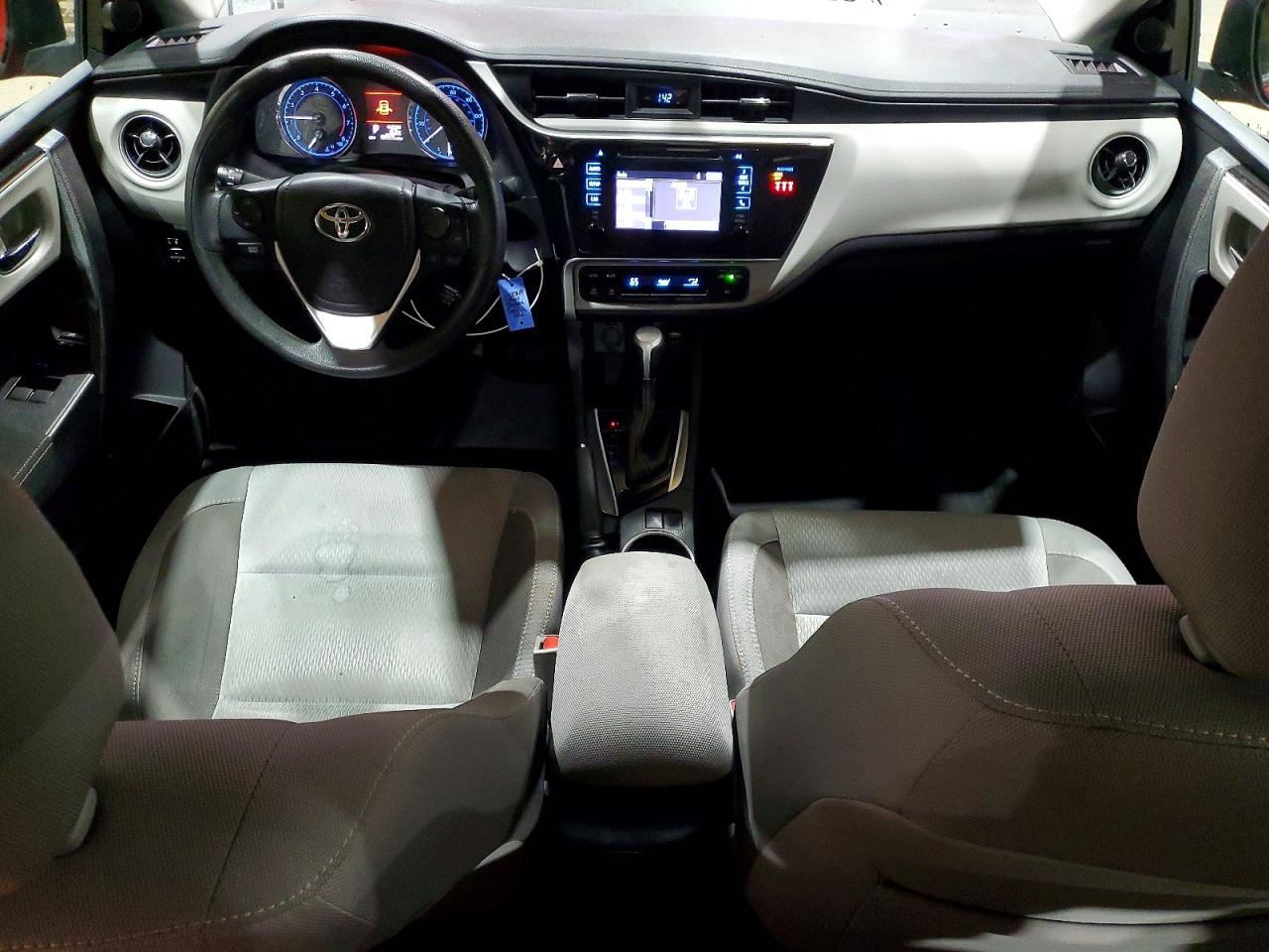 2018 TOYOTA COROLLA L photo 15
