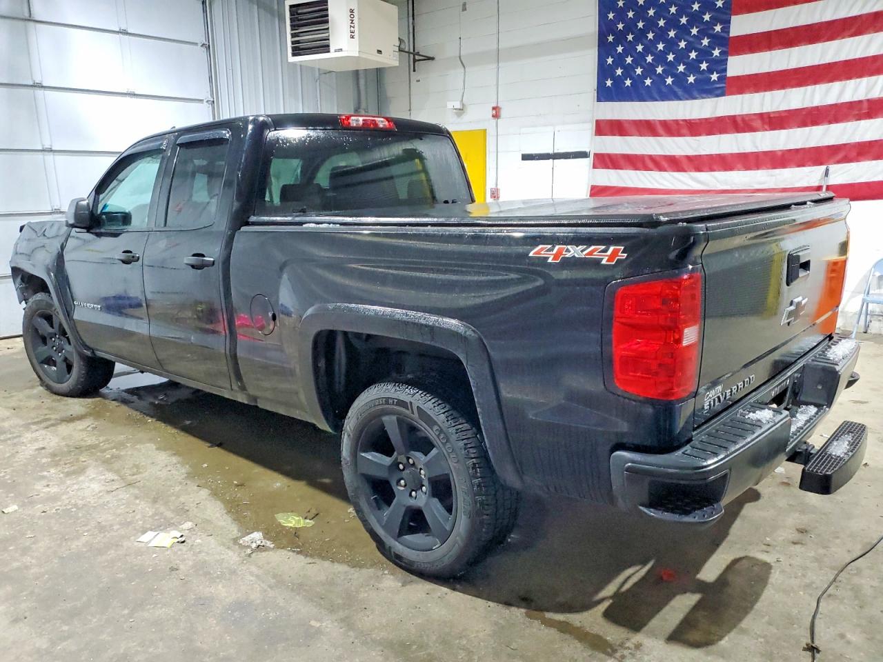 2015 CHEVROLET SILVERADO K1500 photo 2