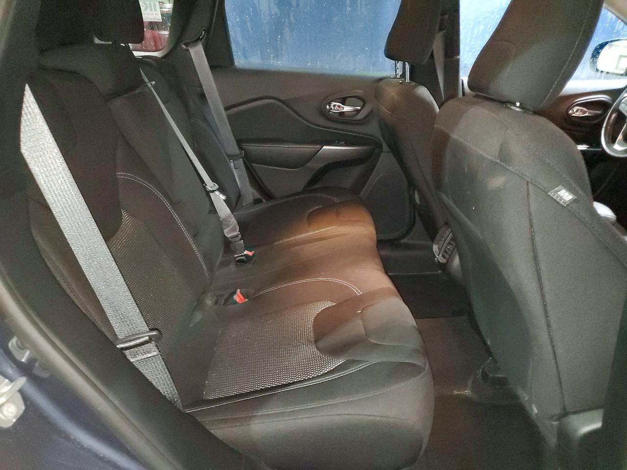 2019 JEEP CHEROKEE LATITUDE photo 11