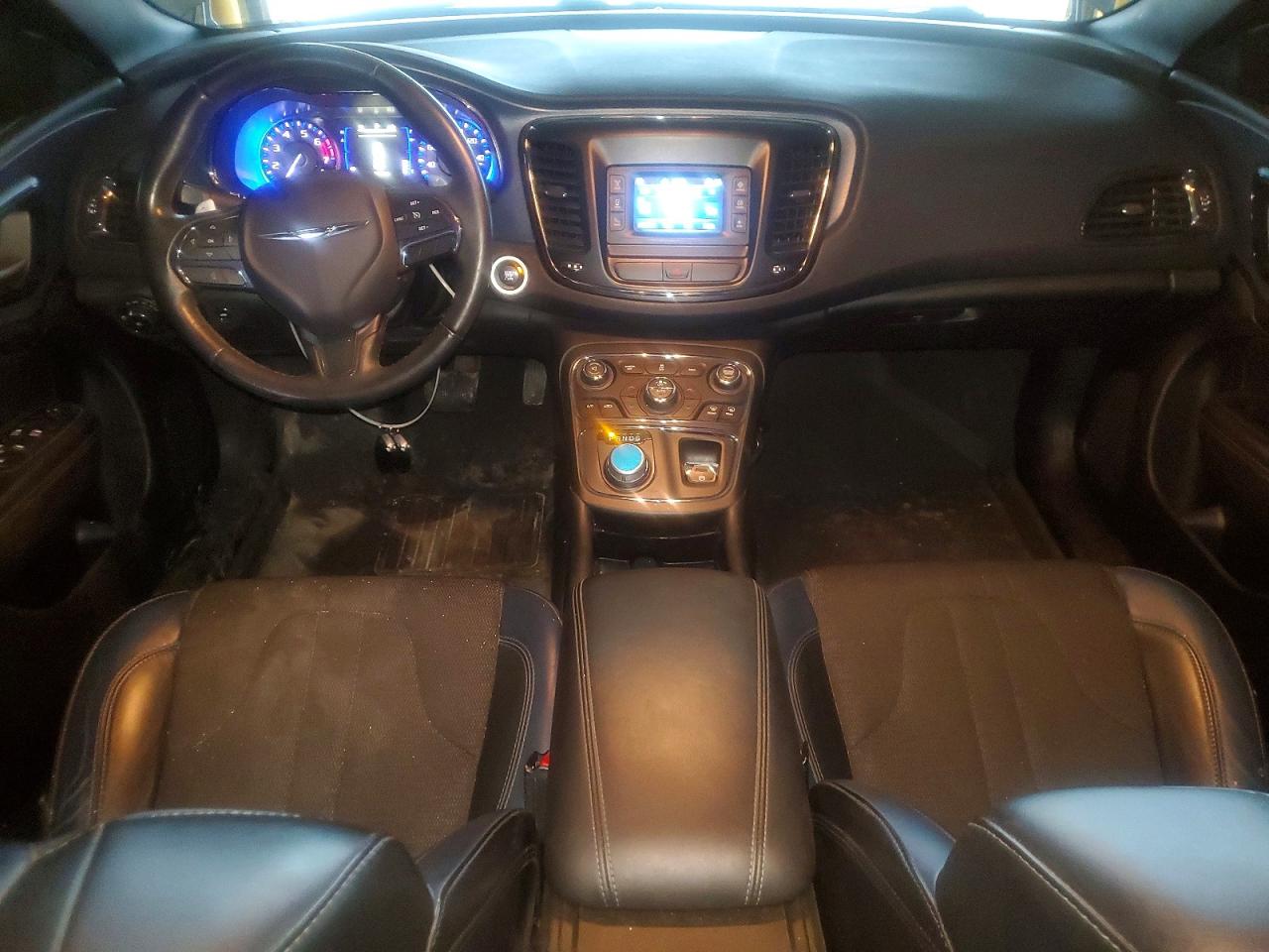 2016 CHRYSLER 200 S photo 8