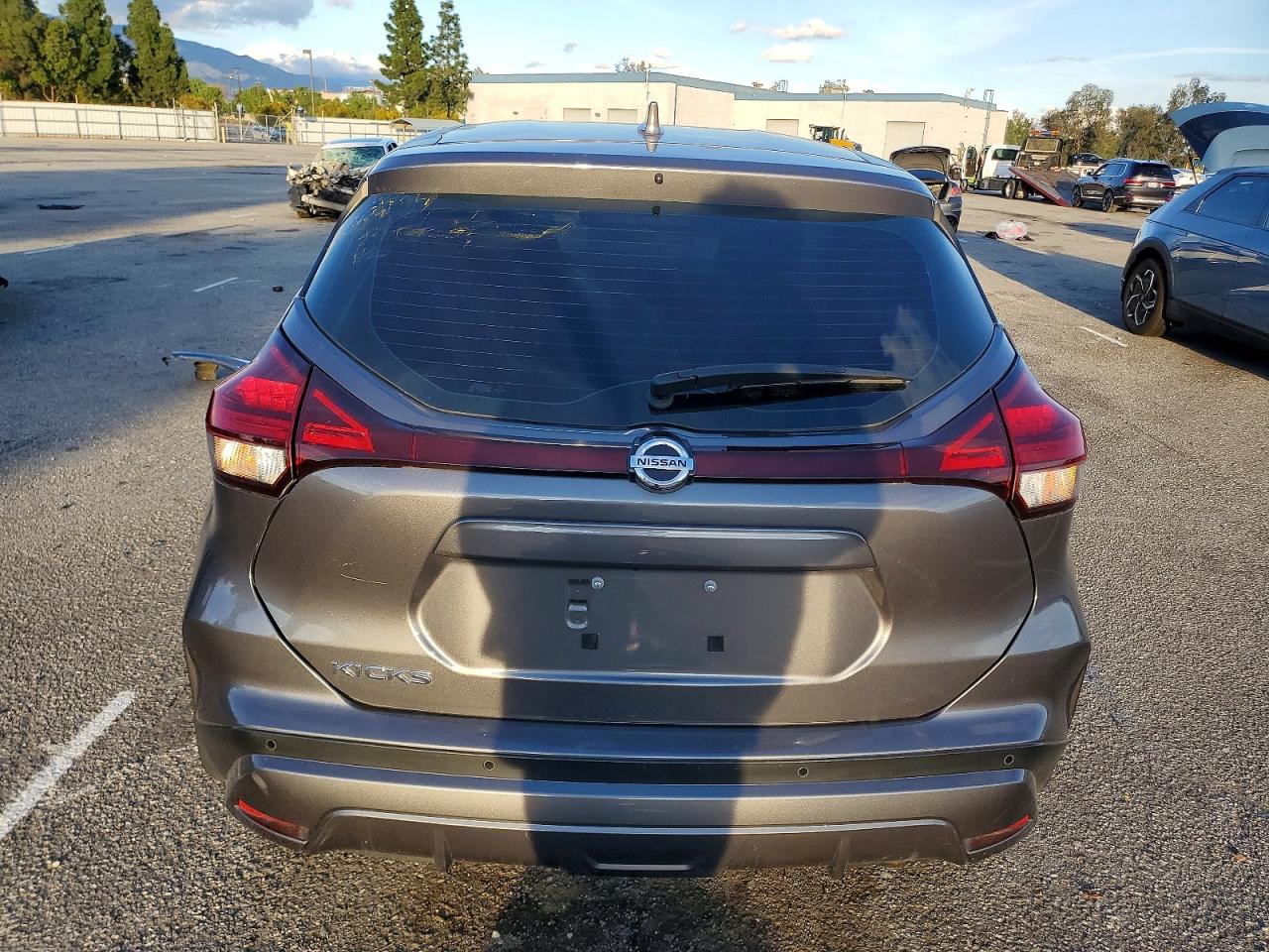 2021 NISSAN KICKS S photo 6