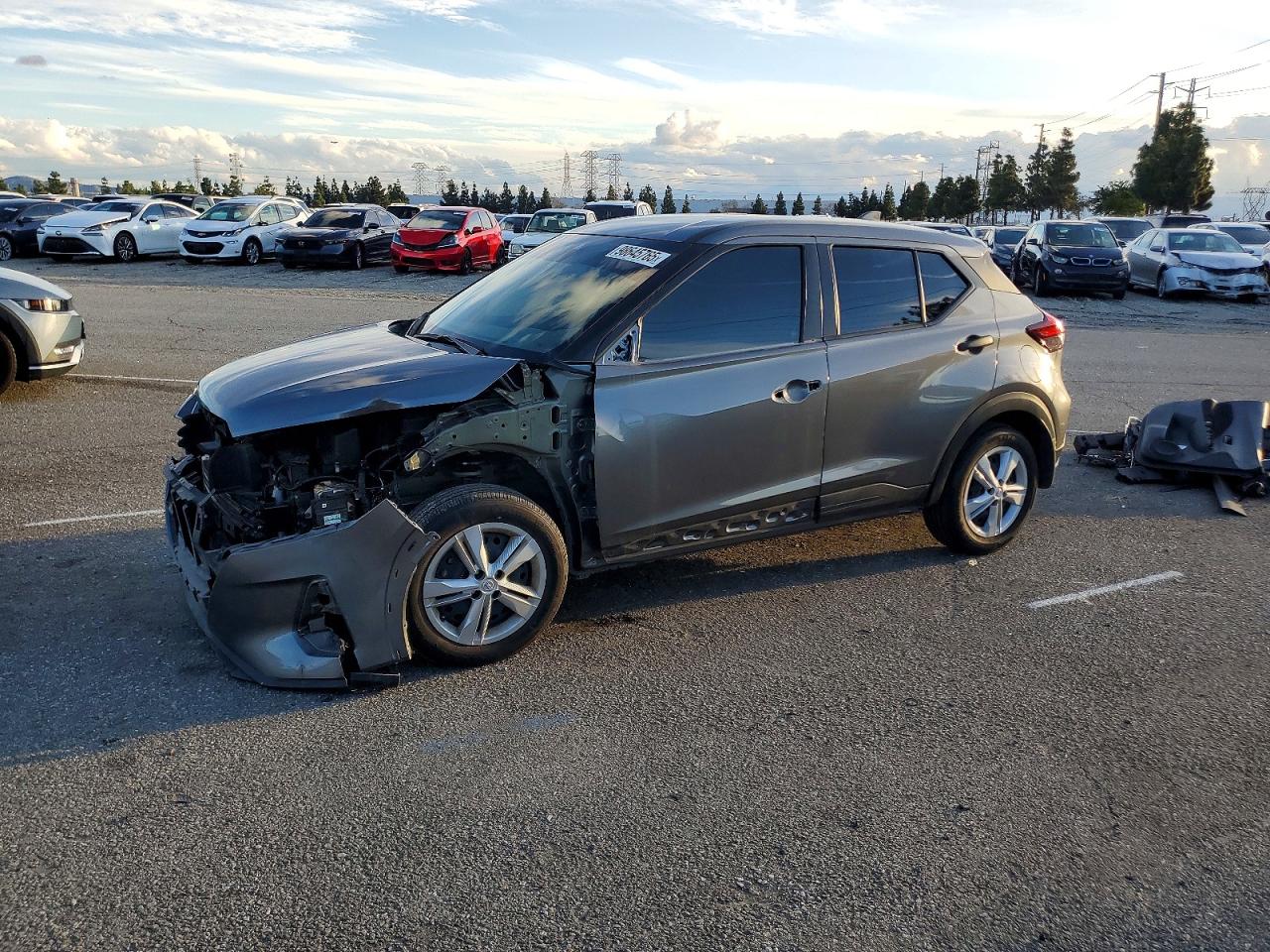 2021 NISSAN KICKS