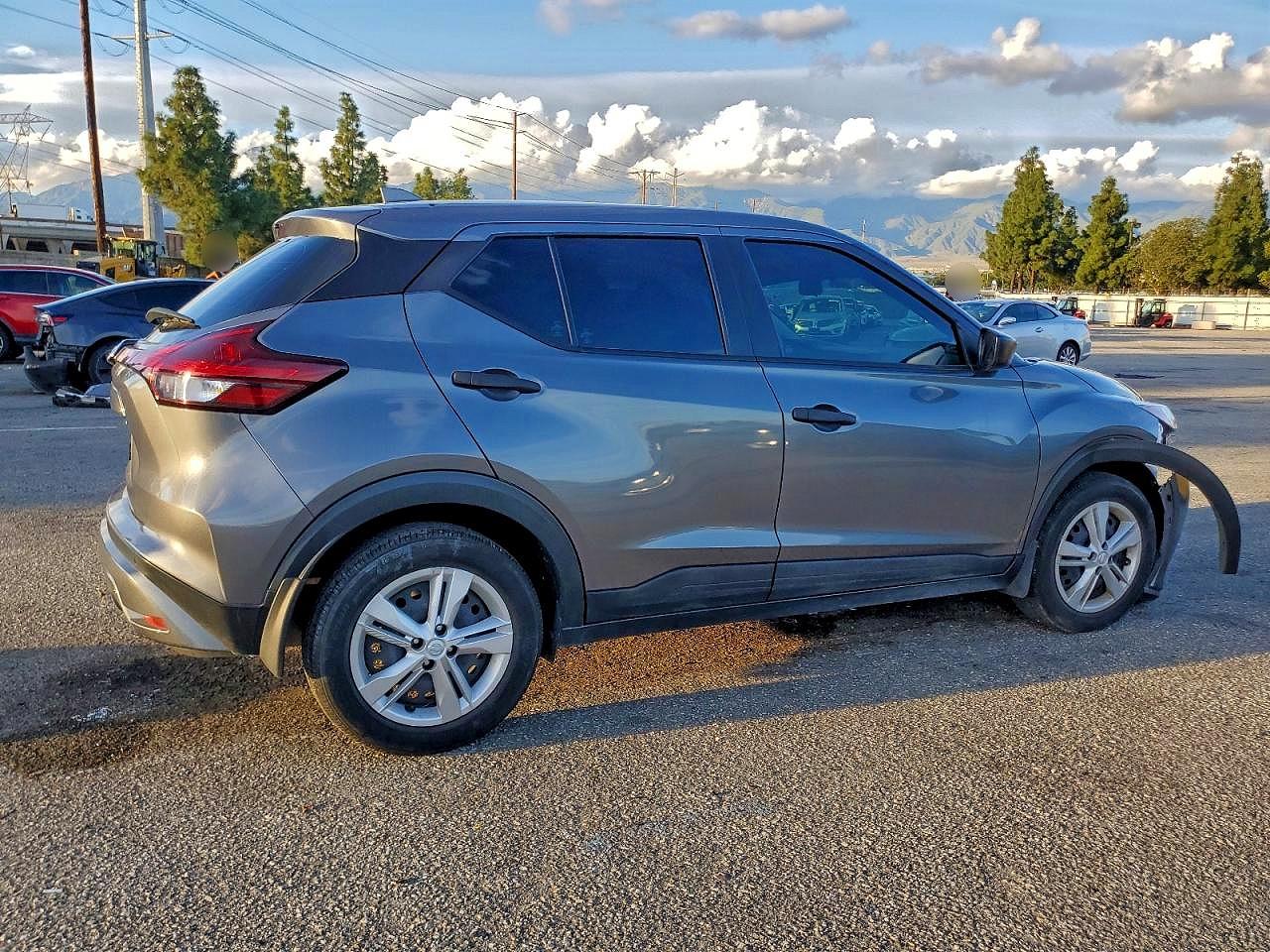 2021 NISSAN KICKS S photo 3