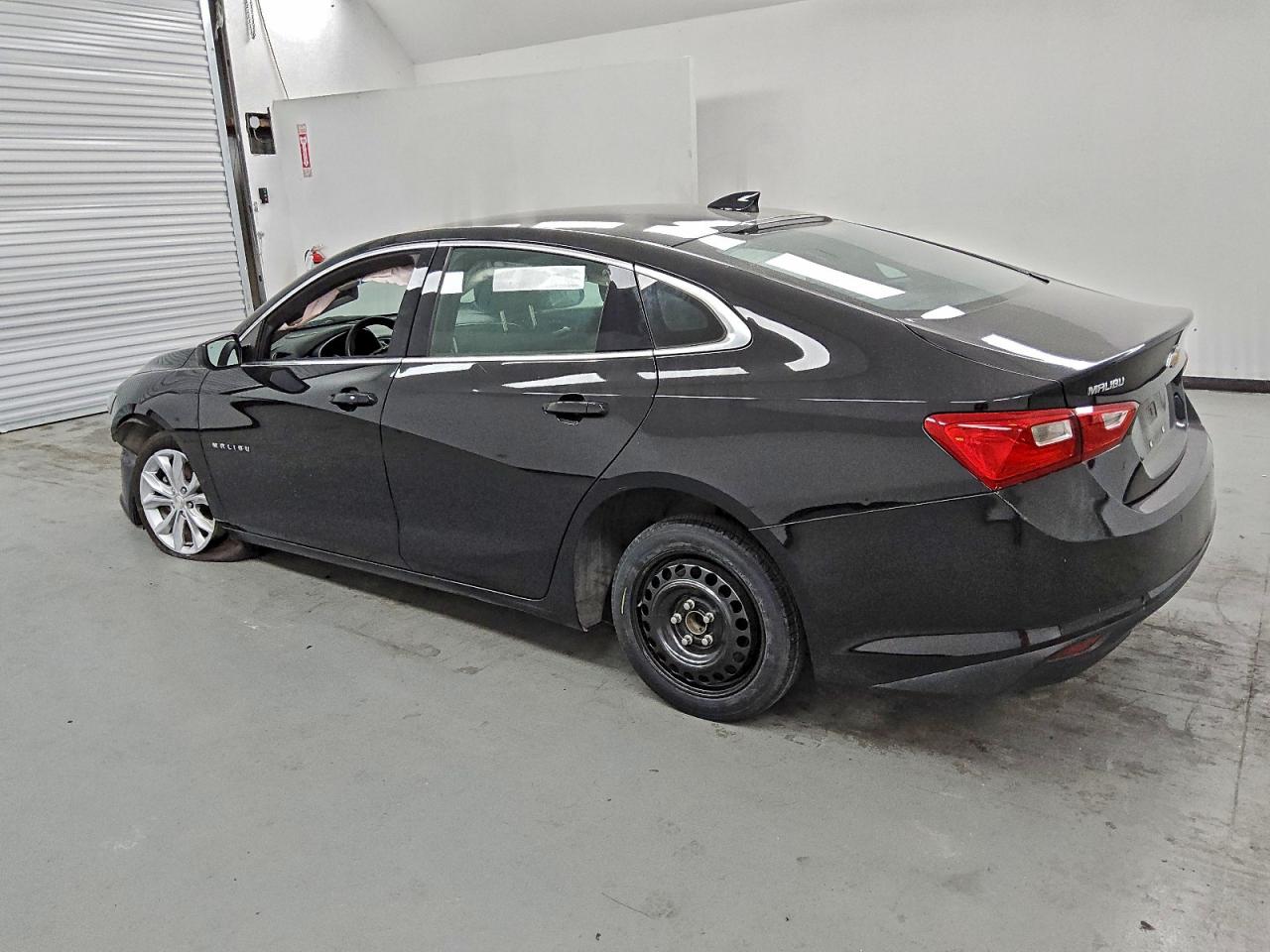 2023 CHEVROLET MALIBU LT photo 2