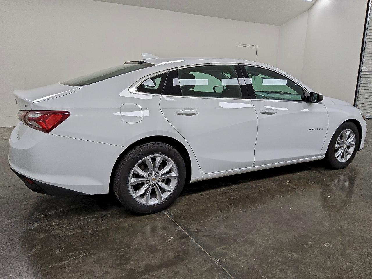 2022 CHEVROLET MALIBU LT photo 3